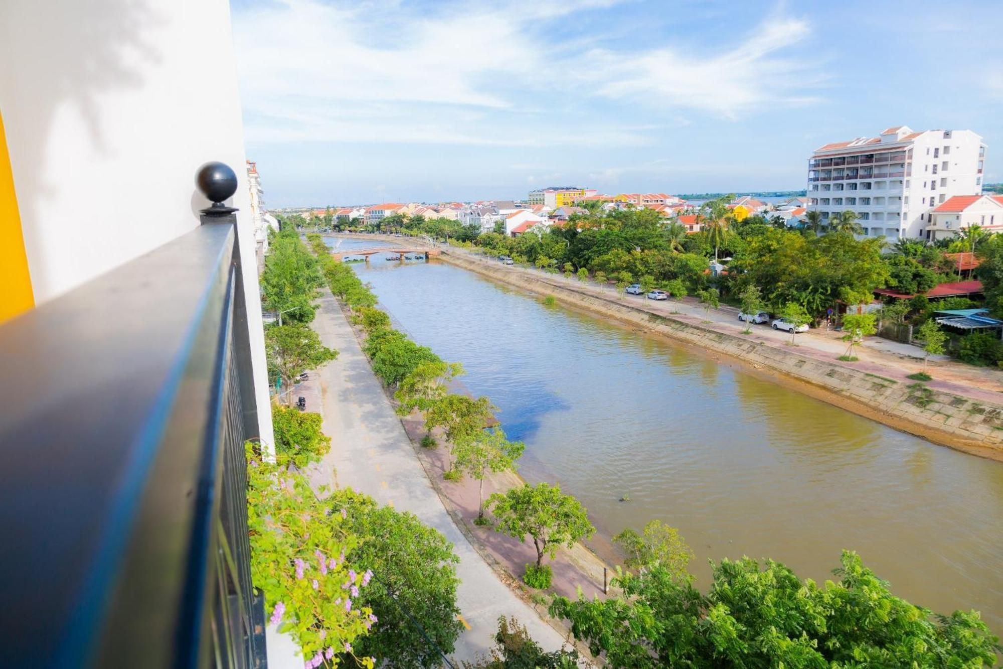 Royal Riverside Hoi An Hotel & Spa Exterior foto