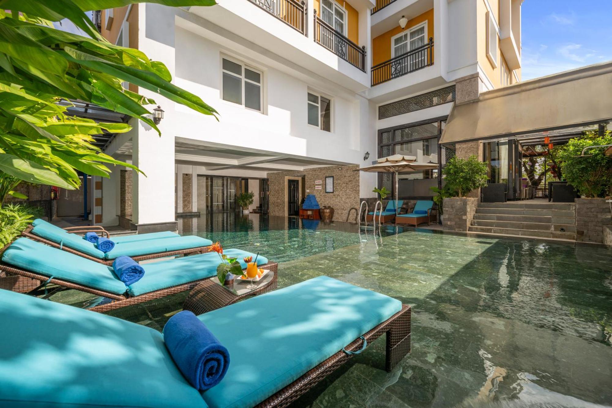 Royal Riverside Hoi An Hotel & Spa Exterior foto