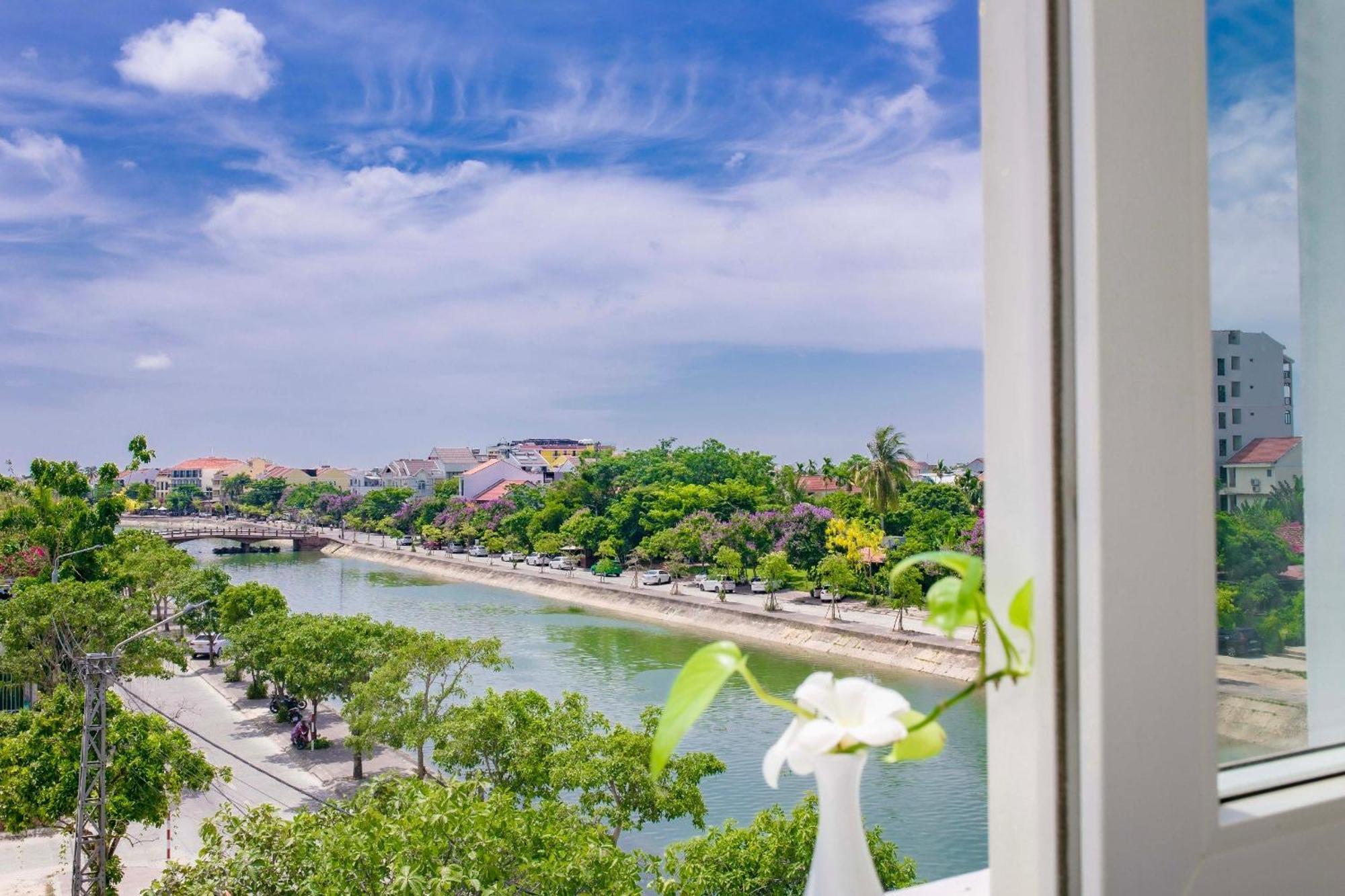 Royal Riverside Hoi An Hotel & Spa Exterior foto