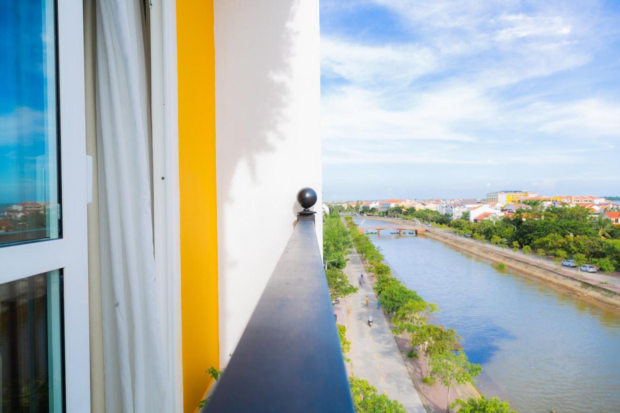 Royal Riverside Hoi An Hotel & Spa Exterior foto